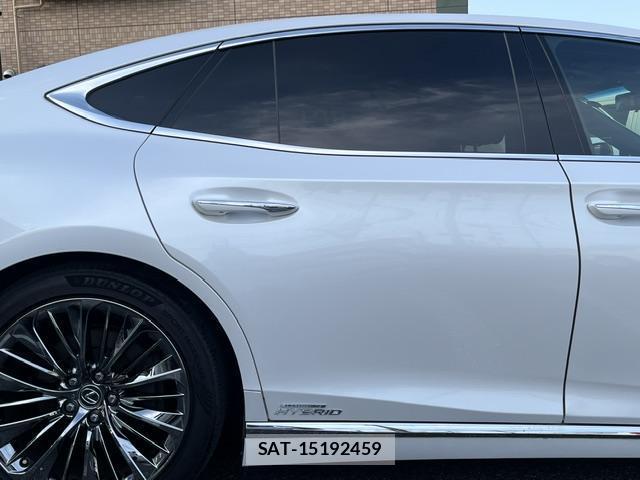 Lexus LS 2018 8008750-17