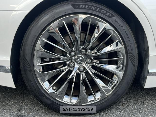 Lexus LS 2018 8008750-19