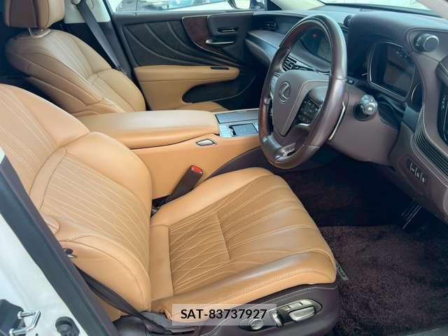 Lexus LS 2018-08 8010337-5