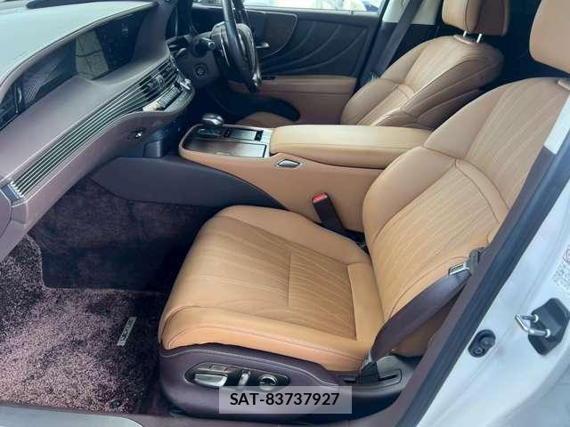 Lexus LS 2018-08 8010337-6