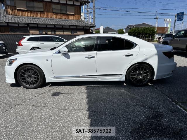 Lexus LS 2015-03 7817880-1