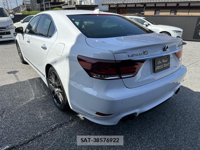 Lexus LS 2015-03 7817880-2