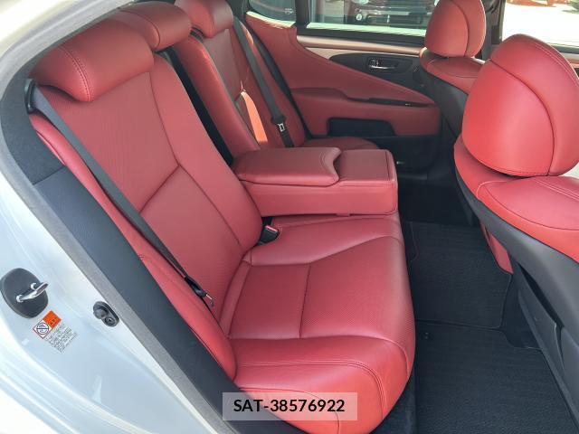 Lexus LS 2015-03 7817880-8