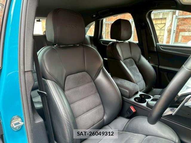 Porsche MACAN 2021-05 8003246-13