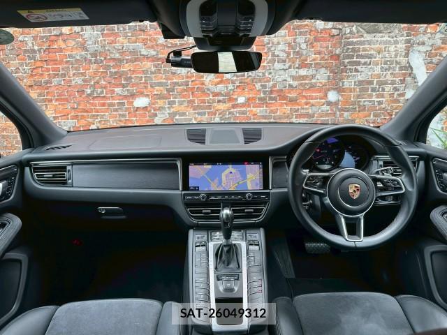 Porsche MACAN 2021-05 8003246-2