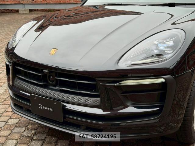 Porsche MACAN 2022-09 8003251-11