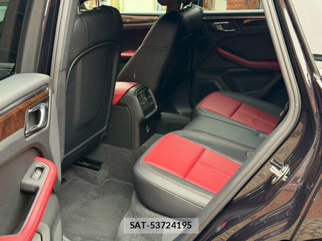 Porsche MACAN 2022-09 8003251-19