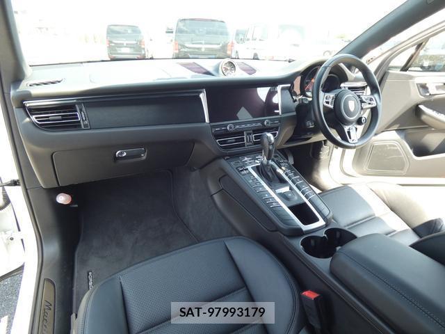 Porsche MACAN 2020-08 8005730-11