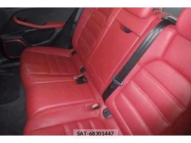 Porsche MACAN 2017-06 8009304-3