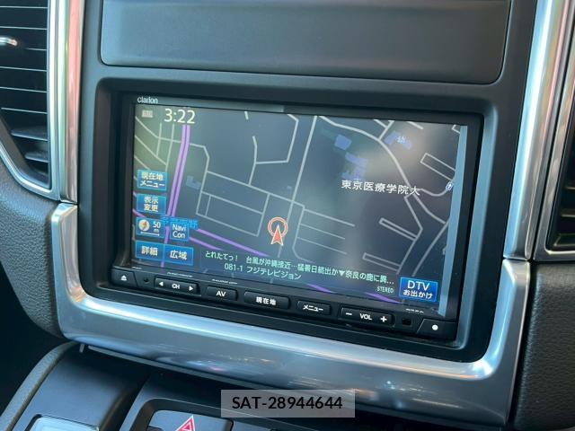 Porsche MACAN 2015-05 8011900-12