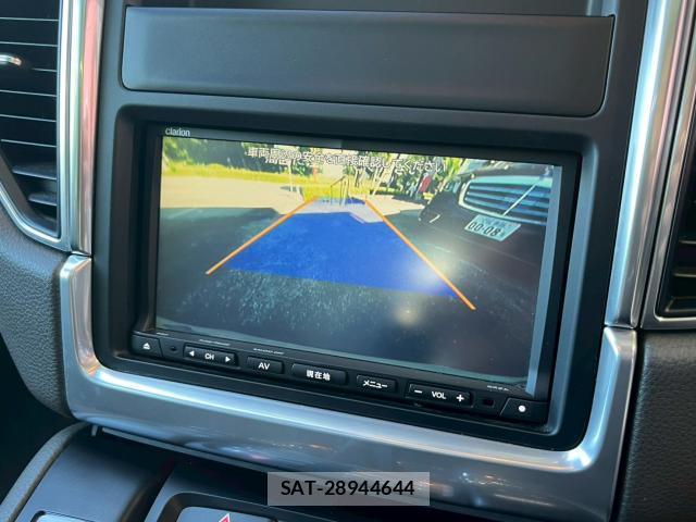 Porsche MACAN 2015-05 8011900-13