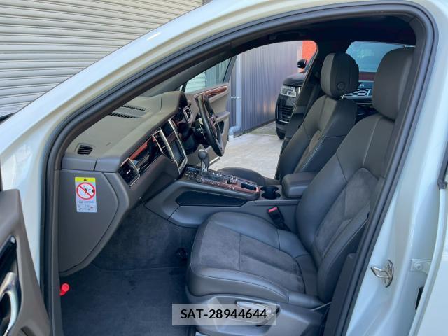 Porsche MACAN 2015-05 8011900-15