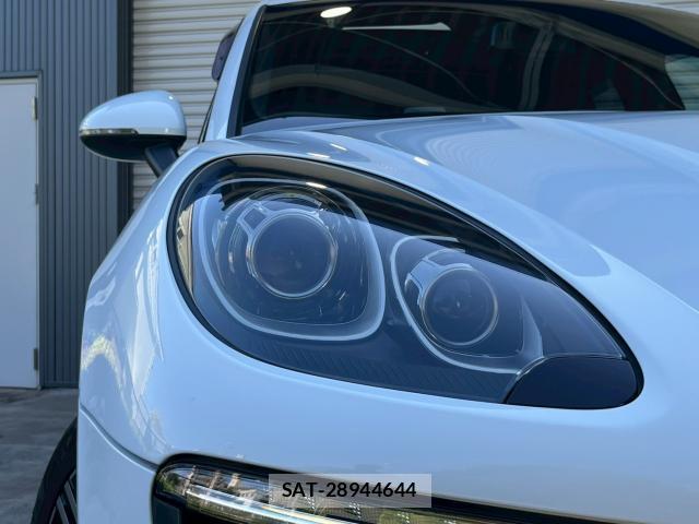 Porsche MACAN 2015-05 8011900-2
