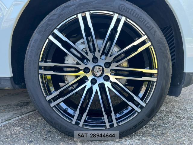 Porsche MACAN 2015-05 8011900-5