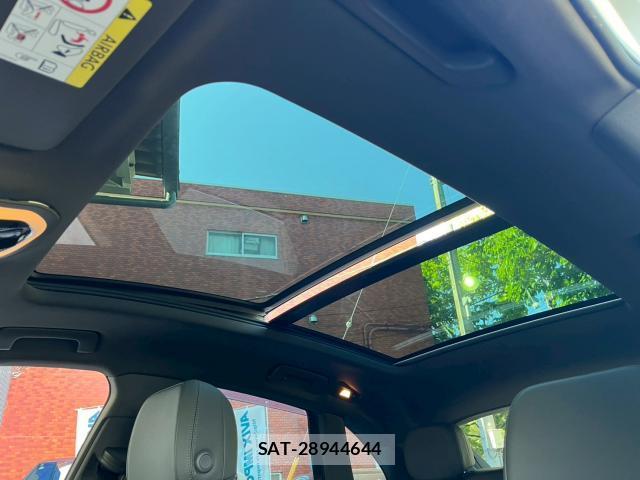 Porsche MACAN 2015-05 8011900-6