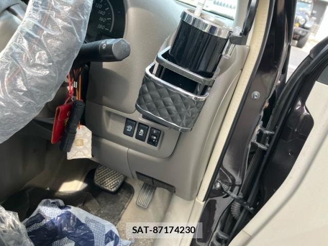 Nissan MARCH 2014-11 8005330-14