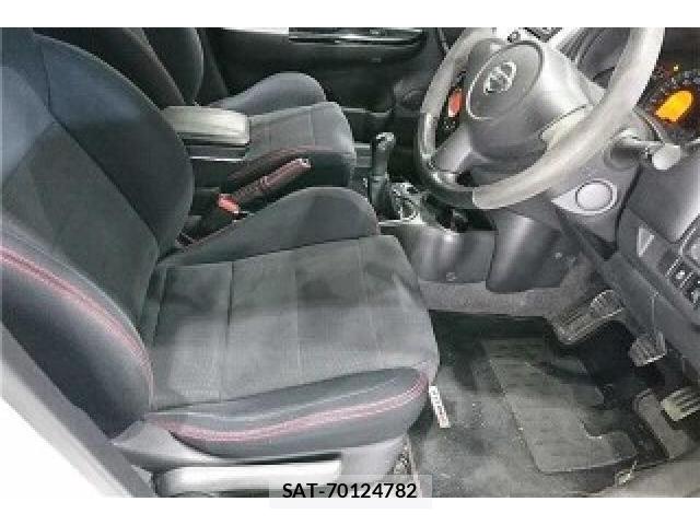 Nissan MARCH 2014-08 8009364-3