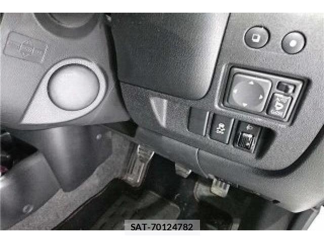 Nissan MARCH 2014-08 8009364-4