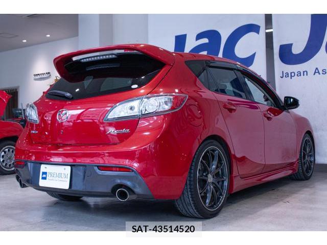 Mazda AXELA 2013-06 8010460-1