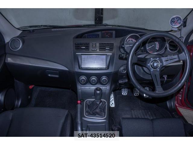 Mazda AXELA 2013-06 8010460-2