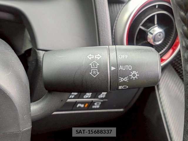 Mazda MAZDA2 2021-10 8009382-11