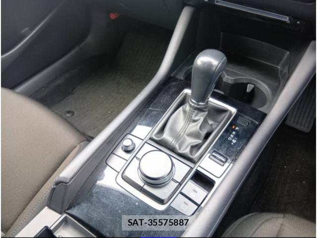 Mazda MAZDA3 2023-04 8003265-3