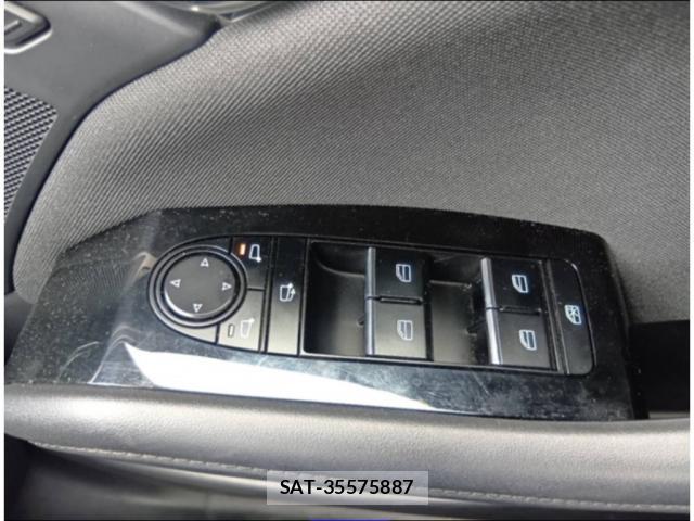 Mazda MAZDA3 2023-04 8003265-4