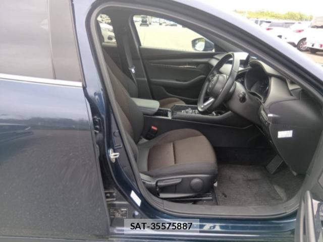 Mazda MAZDA3 2023-04 8003265-6