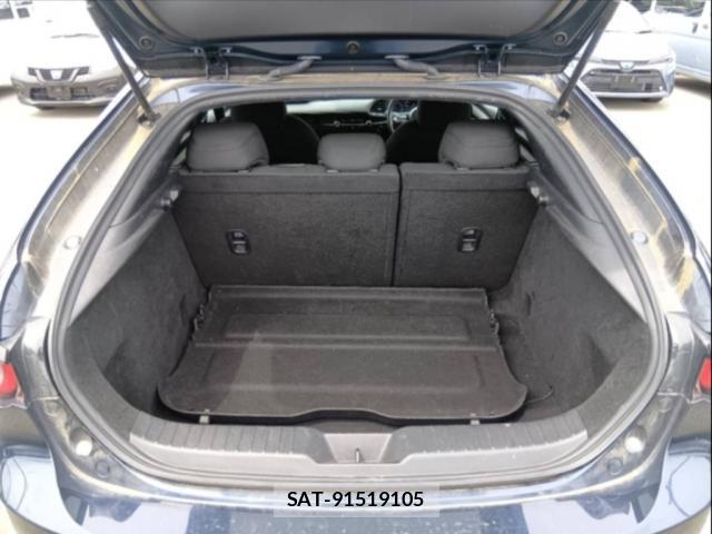 Mazda MAZDA3 2023-05 8003302-3