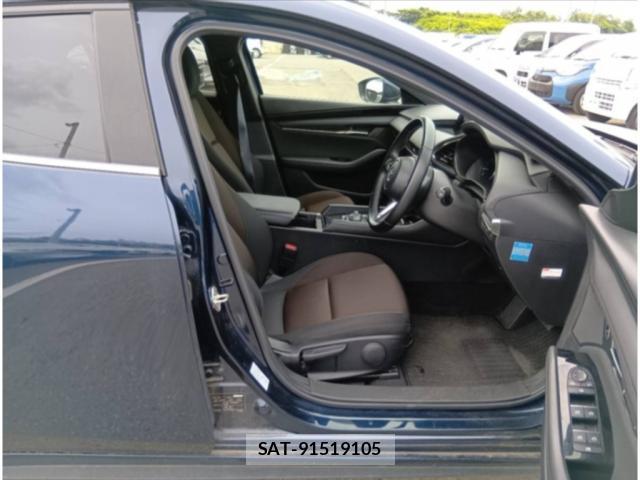 Mazda MAZDA3 2023-05 8003302-5