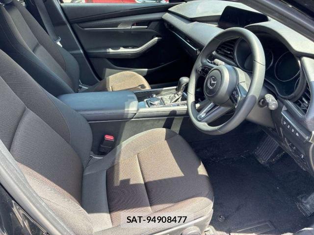 Mazda MAZDA3 2023-09 8003326-3
