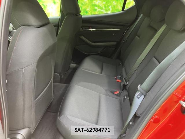 Mazda MAZDA3 2023-06 8005895-6