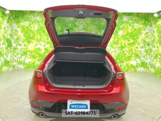 Mazda MAZDA3 2023-06 8005895-7