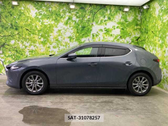 Mazda MAZDA3 2019-07 8005913-1