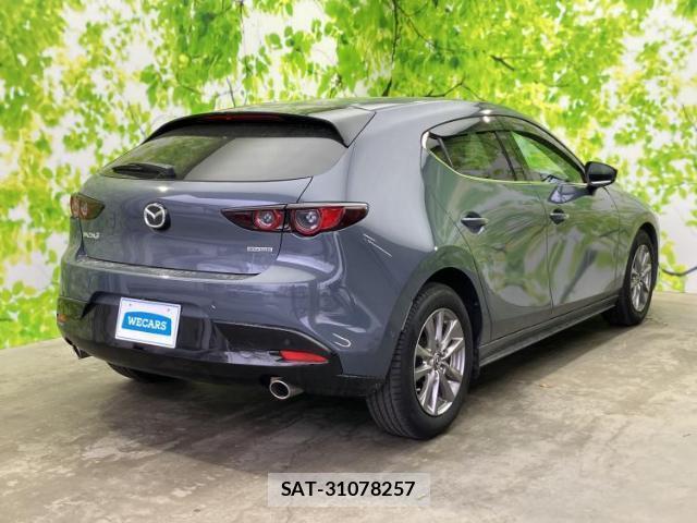 Mazda MAZDA3 2019-07 8005913-2