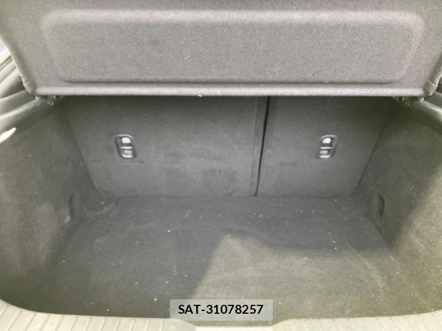 Mazda MAZDA3 2019-07 8005913-6