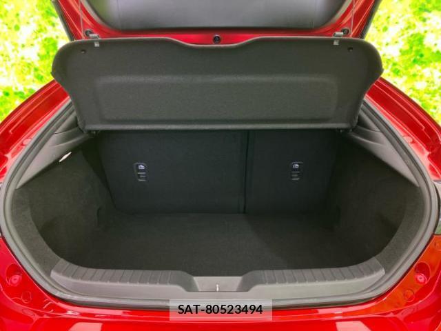 Mazda MAZDA3 2019-07 8006321-7