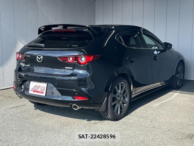 Mazda MAZDA3 2022-03 8006369-2