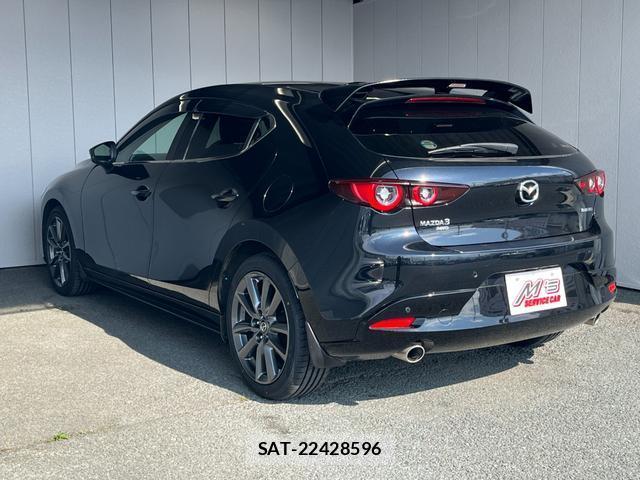 Mazda MAZDA3 2022-03 8006369-3