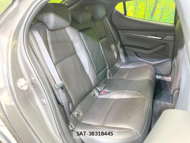 Mazda MAZDA3 2019-08 8007283-8