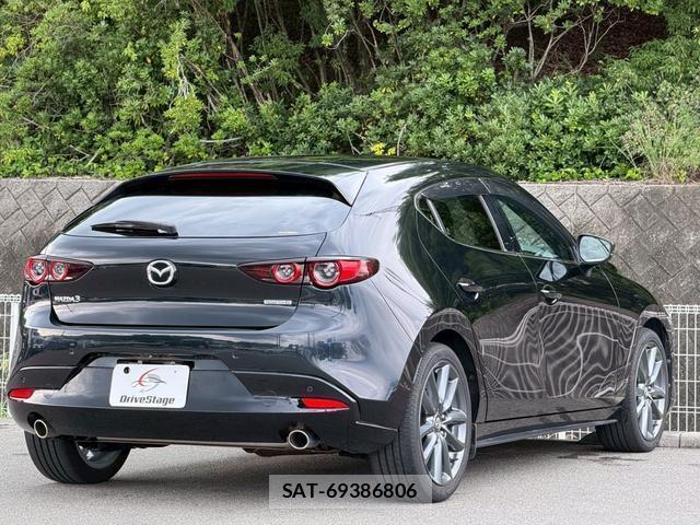 Mazda MAZDA3 2019-07 8008472-3