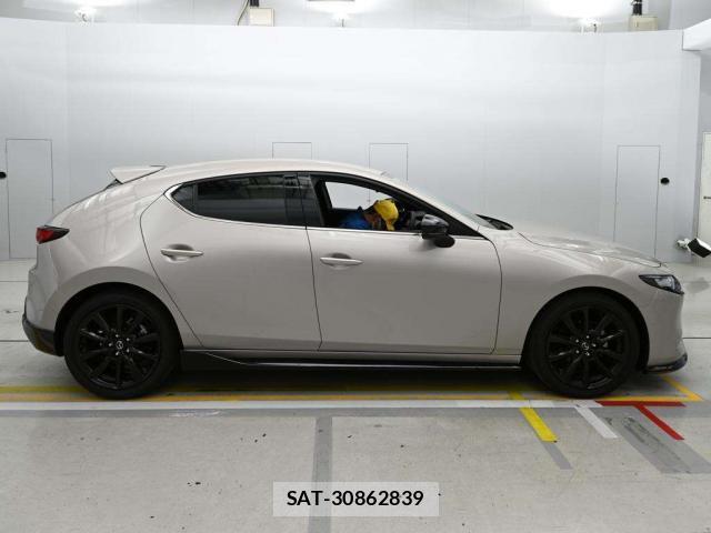 Mazda MAZDA3 2025-08 8009091-6