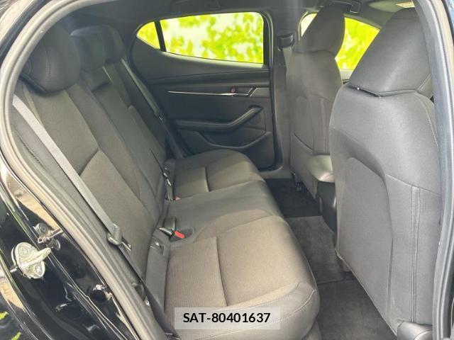 Mazda MAZDA3 2019-08 8009110-4