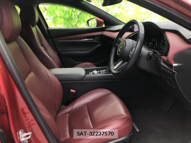 Mazda MAZDA3 2019-09 8009825-3