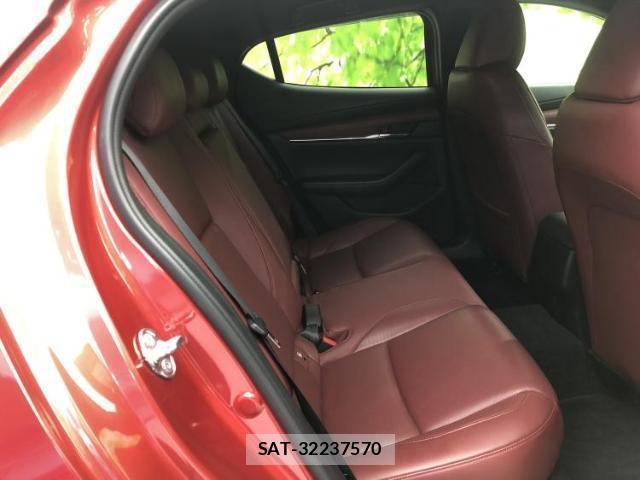 Mazda MAZDA3 2019-09 8009825-4