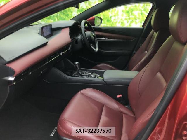 Mazda MAZDA3 2019-09 8009825-5