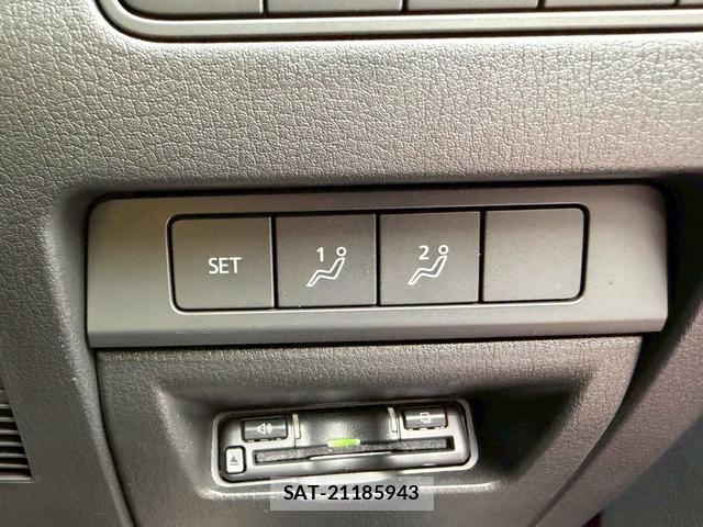 Mazda MAZDA3 2019-09 8010160-12