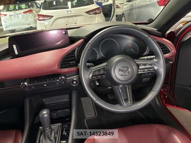 Mazda MAZDA3 2023-11 8010561-2