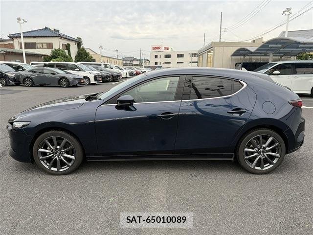 Mazda MAZDA3 2021-06 8010802-10