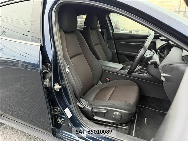 Mazda MAZDA3 2021-06 8010802-14
